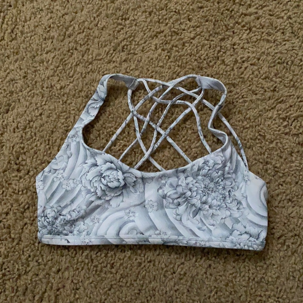 Lululemon Free to Be Sports Bra